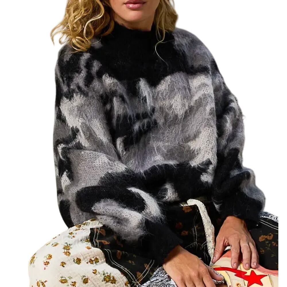 POL Gray Black Abstract Fuzzy Eyelash Knit Sweater Black Grey Size Small